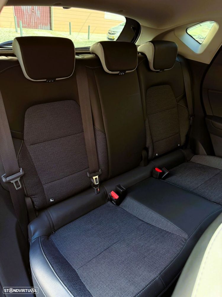 Renault Captur 1.6 E-Tech Plug-In Edition One - 23