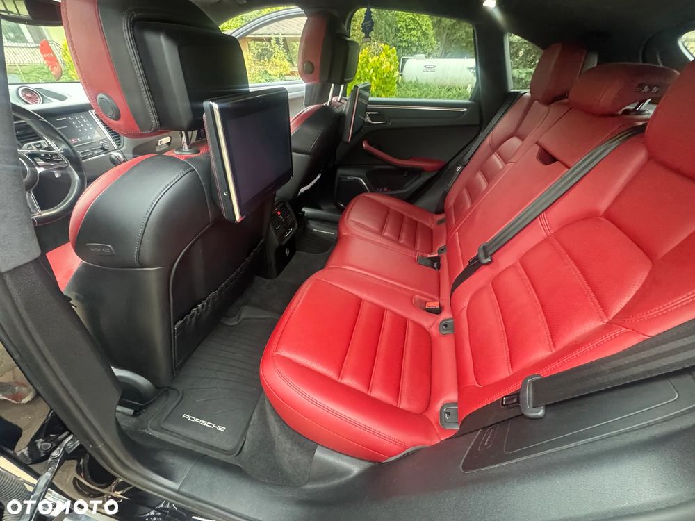 Porsche Macan Turbo - 8