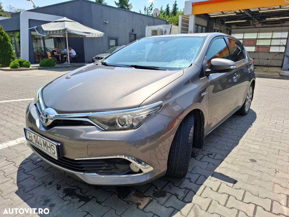 Toyota Auris 1.8 L VVT-i Hybrid Sol + - 1