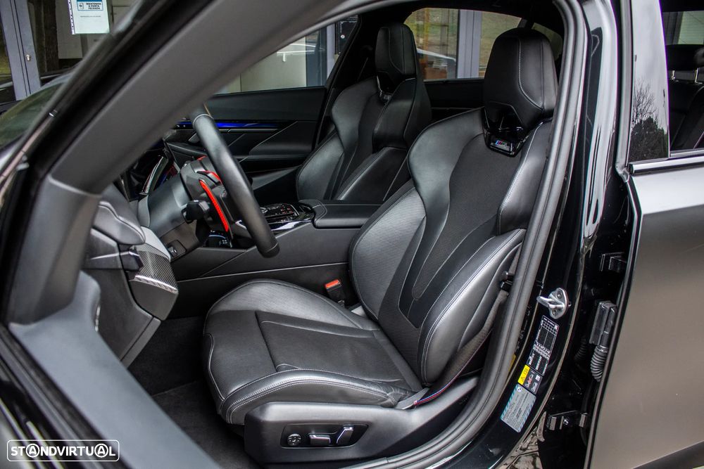 BMW M5 xDrive - 34