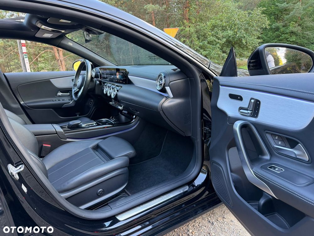 Mercedes-Benz CLA 250 AMG Line 7G-DCT - 17