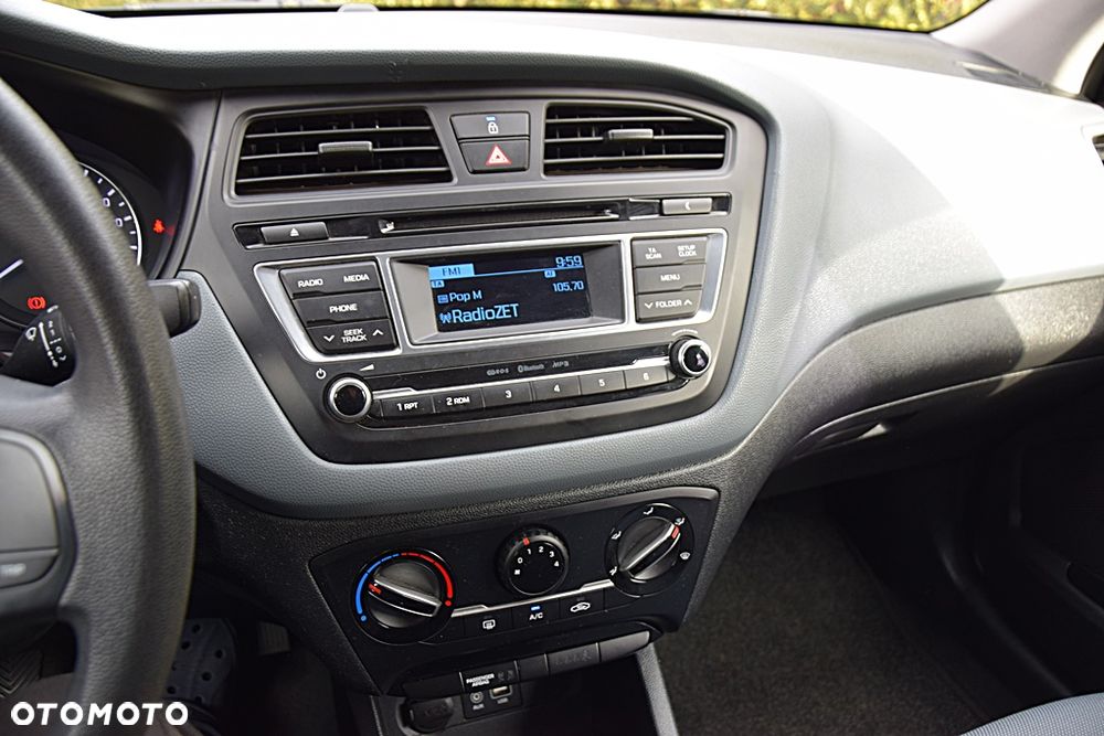 Hyundai i20 1.2 Pure - 17