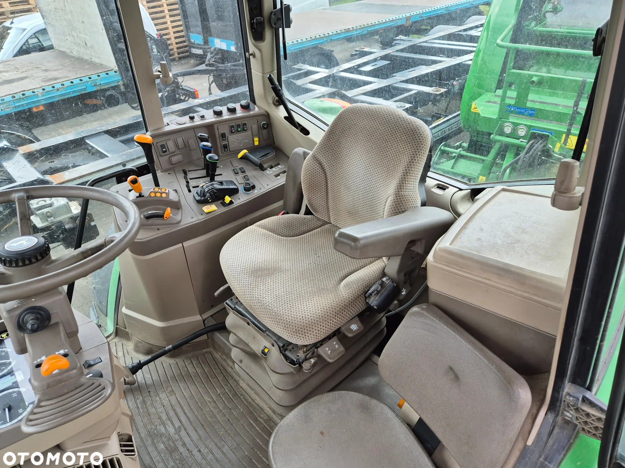 John Deere 6130M - 12