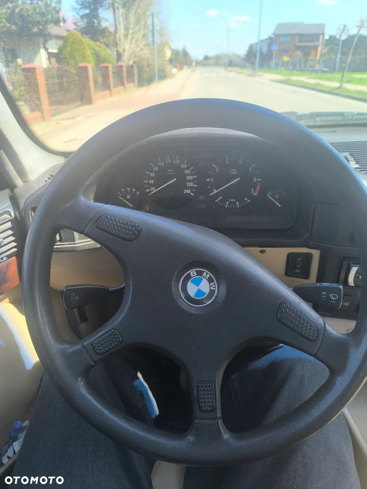 BMW Seria 5 520i - 11