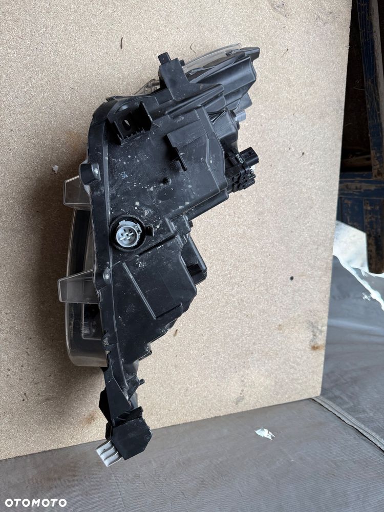 Lampa OEM Mazda 3 wersja USA/Kanada 2017/2018 - 6