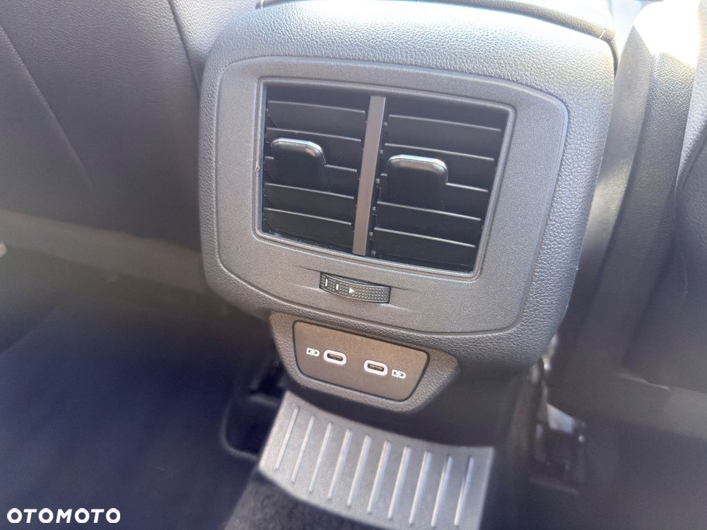 Volkswagen T-Roc 1.5 TSI OPF DSG R-Line - 36