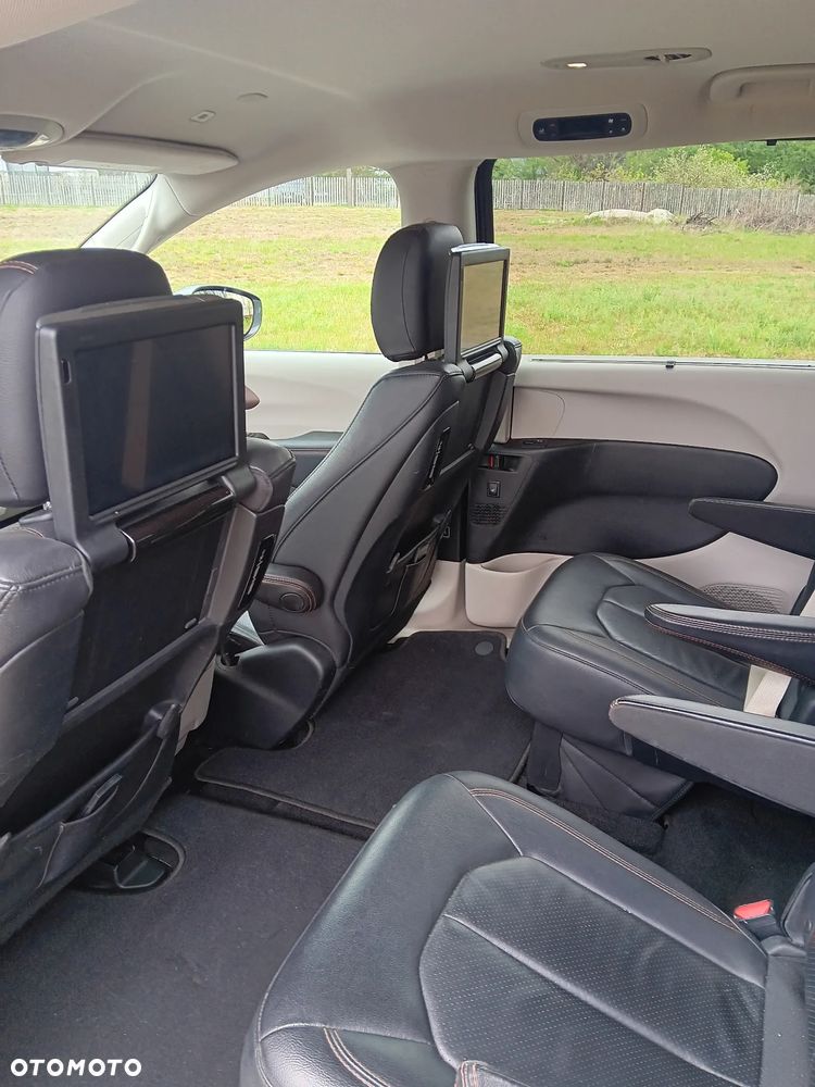 Chrysler Pacifica - 10
