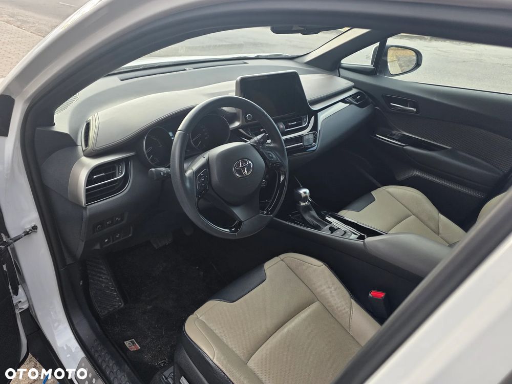 Toyota C-HR 2.0 Hybrid Executive - 17