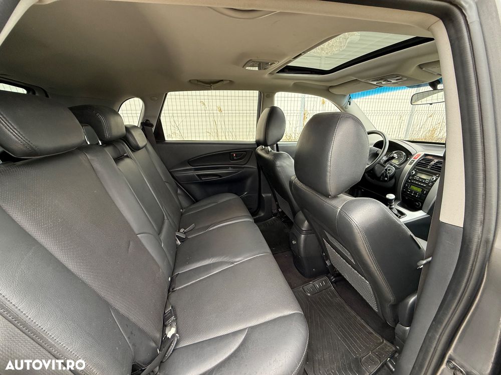 Hyundai Tucson 2.0 CRDI VGT GLS 2WD MT STYLE - 10