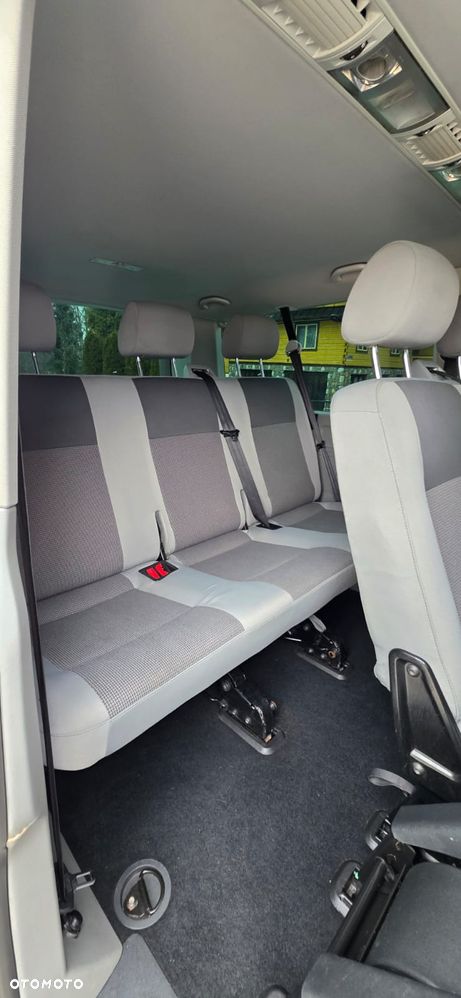 Volkswagen Caravelle - 4