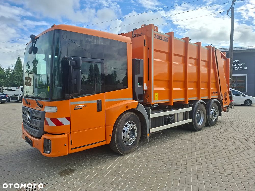 Mercedes-Benz ECONIC 2630 - 3