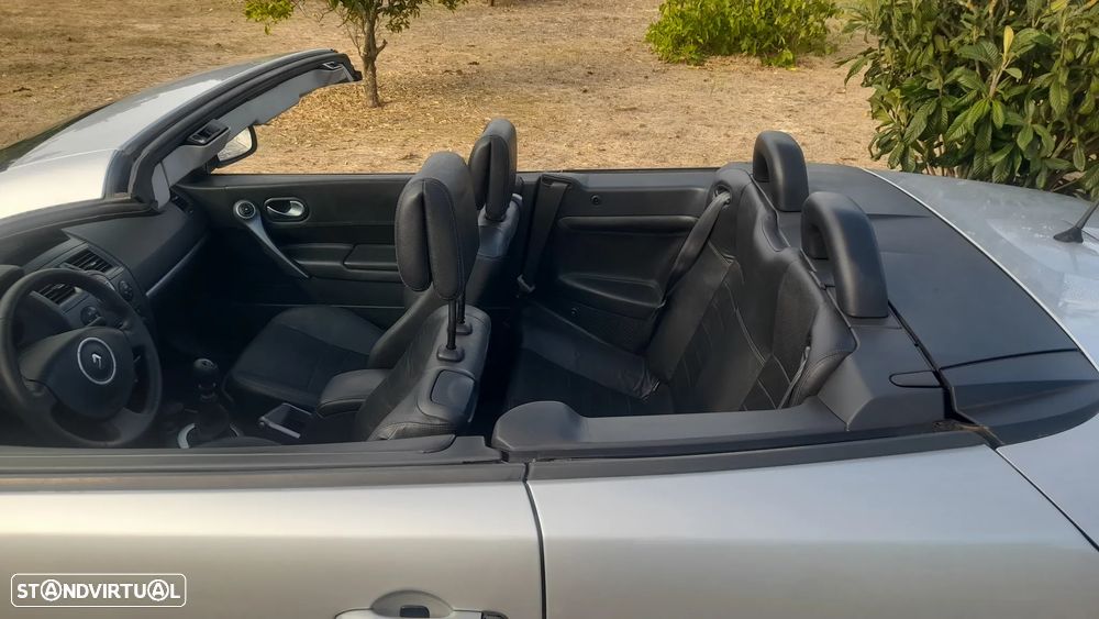 Renault Mégane CC 1.9 dCi FAP Privilege - 10