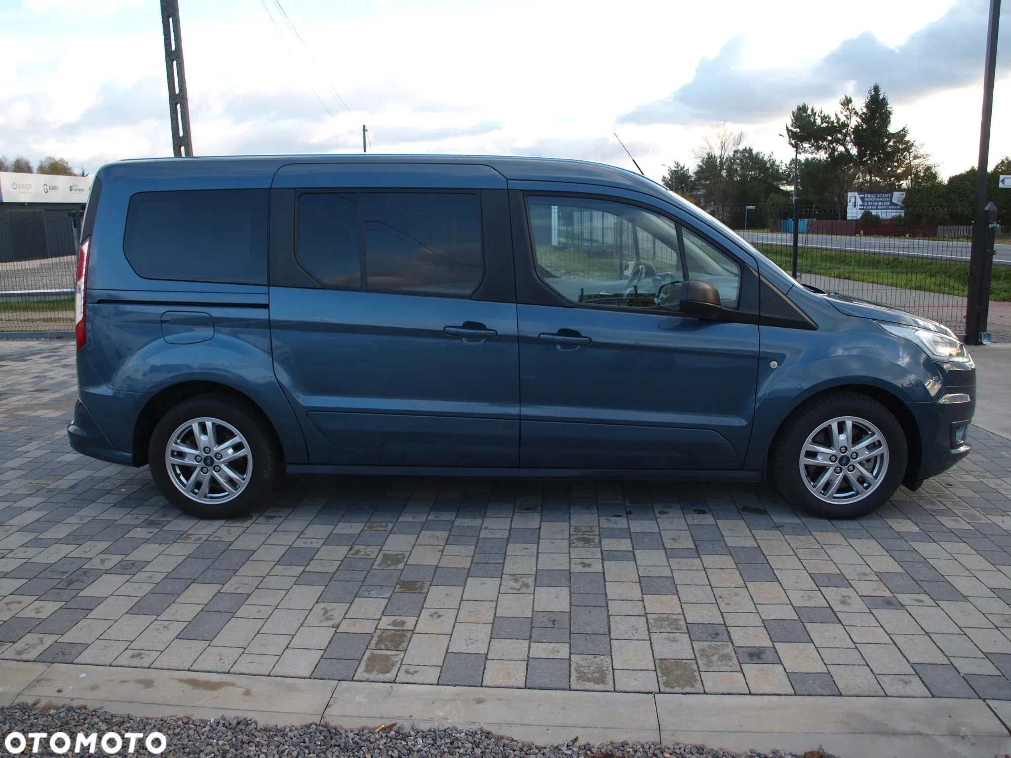 Ford Tourneo Connect Grand - 5