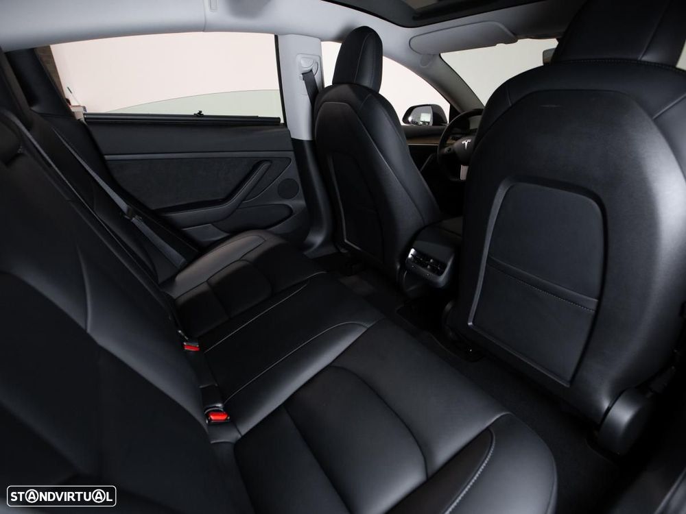 Tesla Model 3 - 11