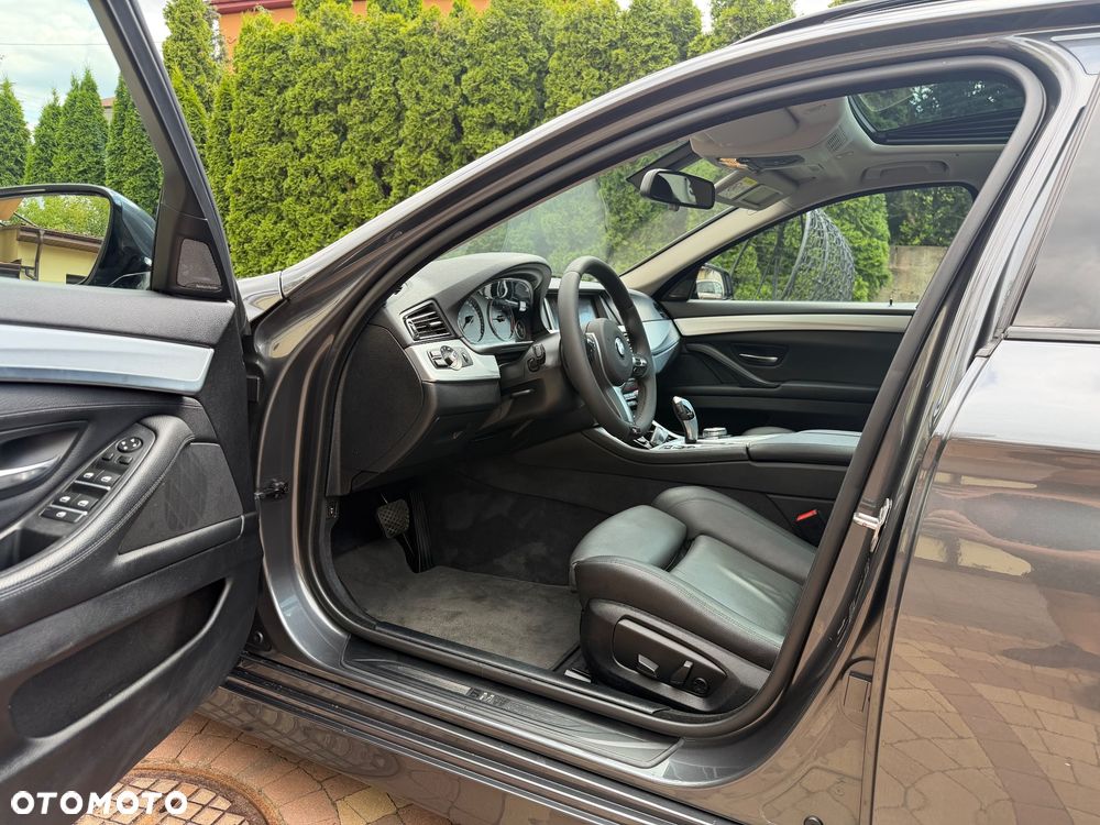 BMW Seria 5 525d Luxury Line - 20