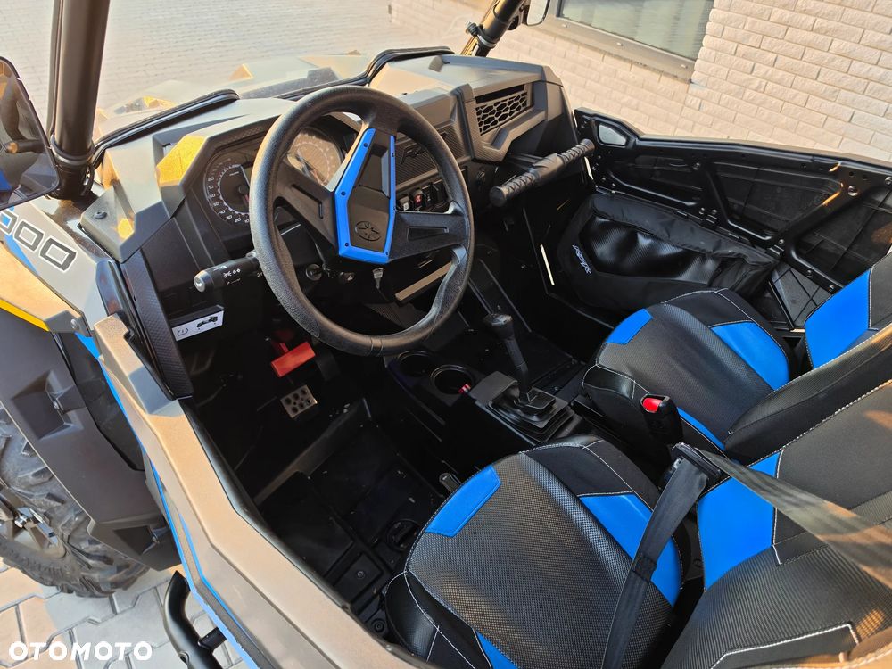 Polaris RZR - 6
