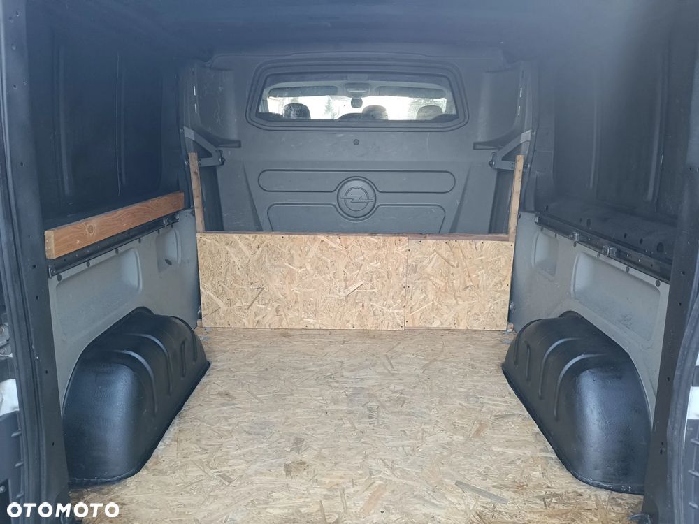 Opel Vivaro - 28