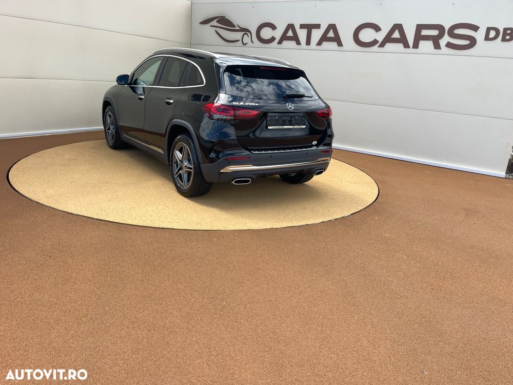 Mercedes-Benz GLA - 10