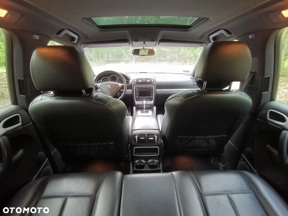Porsche Cayenne - 16