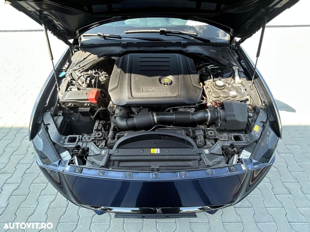 Jaguar XE 20d Aut. Prestige - 32