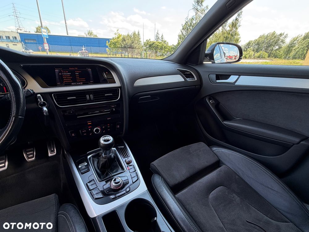 Audi A4 Avant 2.0 TDI DPF S line Sportpaket - 29