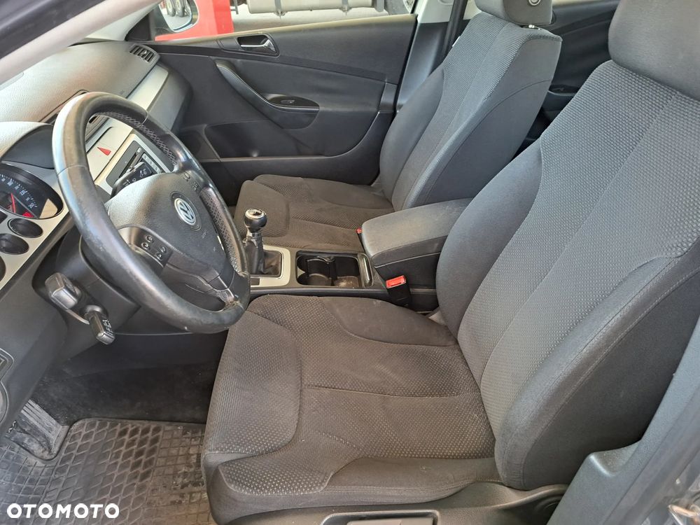 Volkswagen Passat - 15