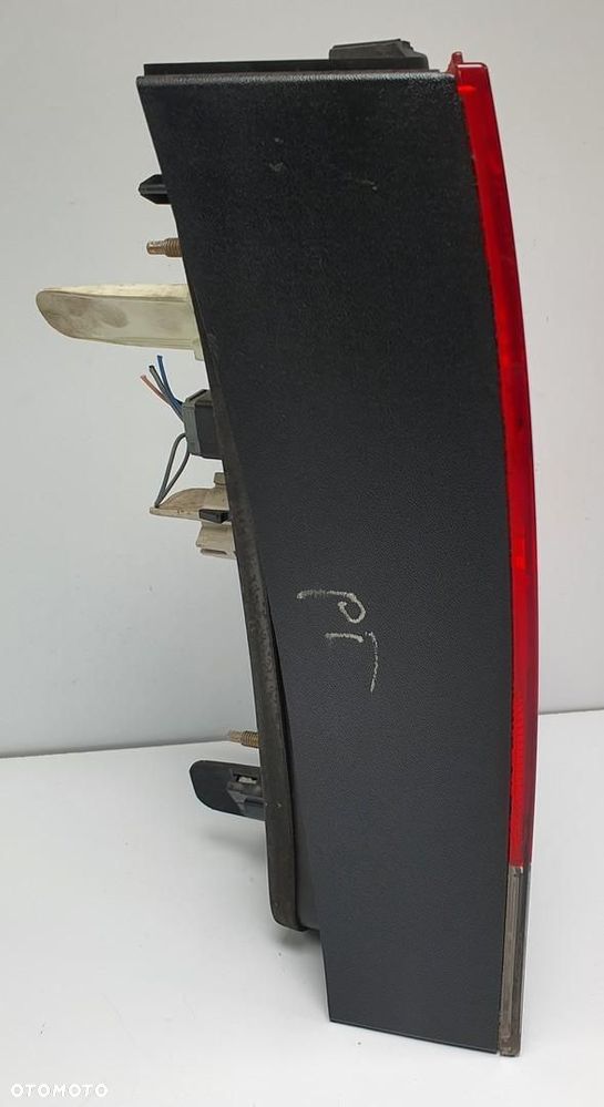 LAMPA PRAWY TYŁ TYLNA VOLVO V70 II LIFT 9154498 152862 EUROPA - 2