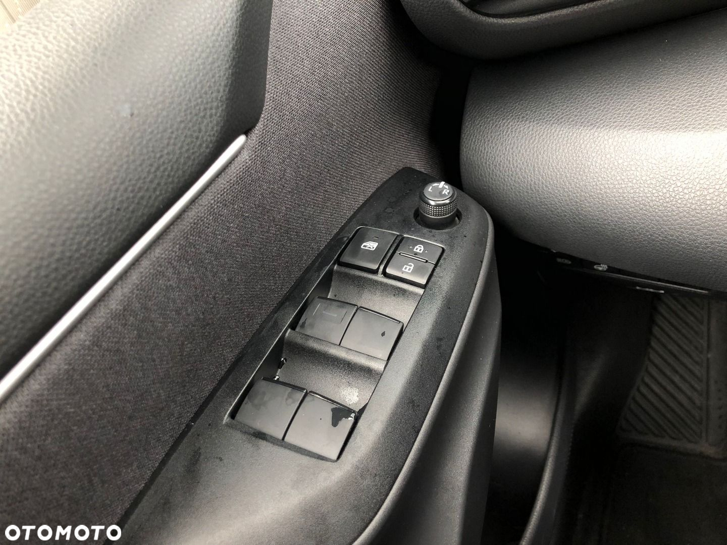 Toyota Yaris - 31