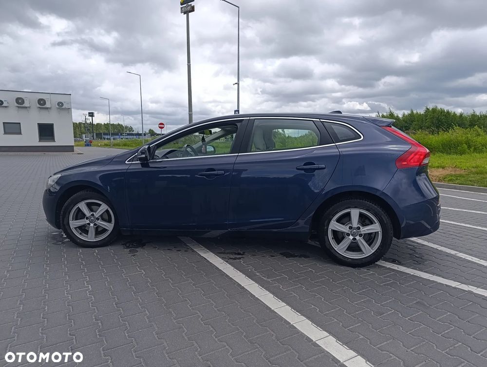 Volvo V40 D2 Momentum - 18