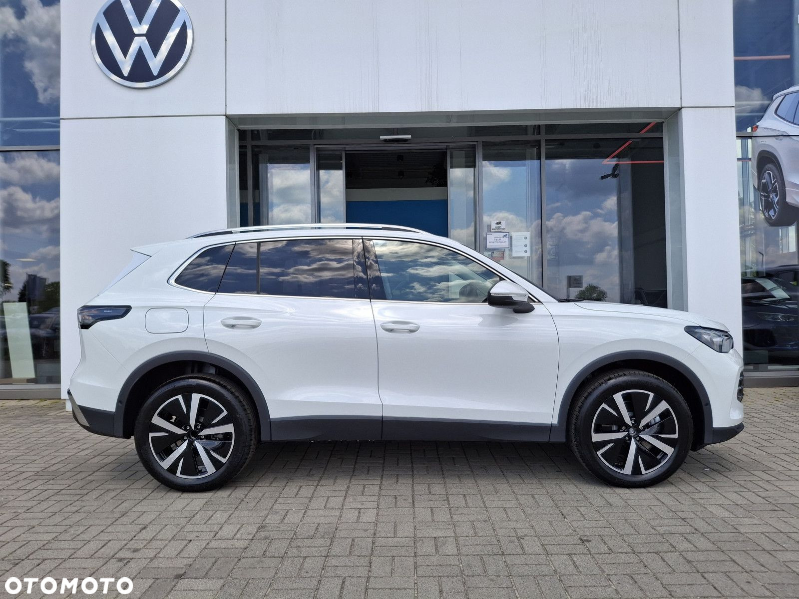 Volkswagen Tiguan - 4