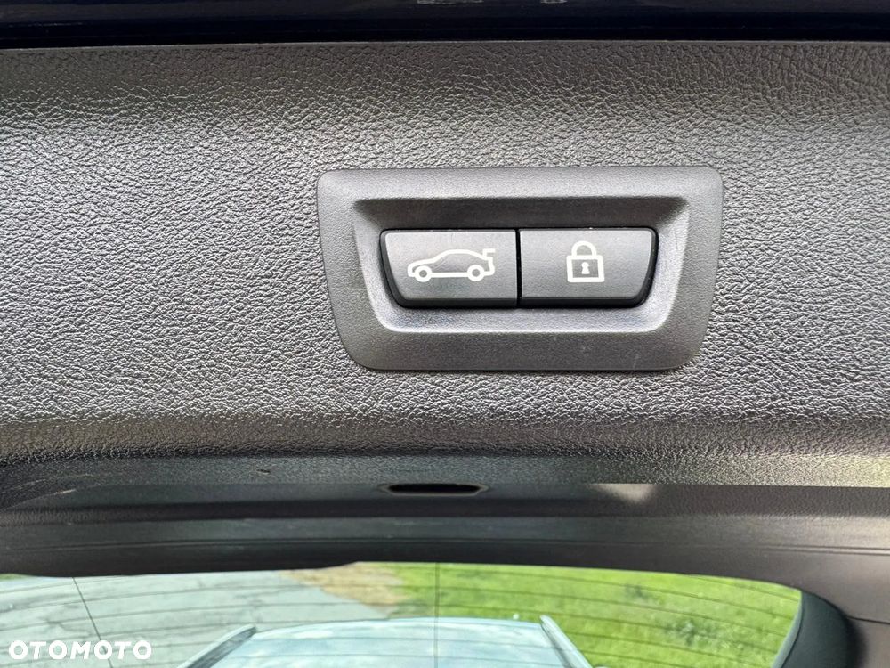 BMW Seria 5 520d xDrive M Sport sport - 27