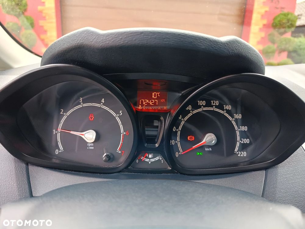 Ford Fiesta 1.25 Champions Edition - 25