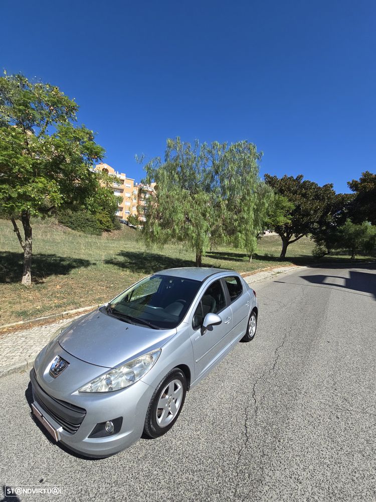 Peugeot 207 - 36