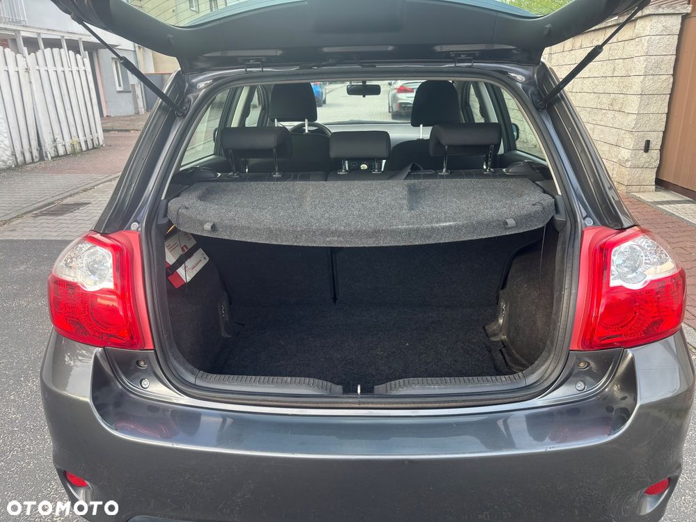 Toyota Auris 1.33 VVT-i Premium Comfort - 10