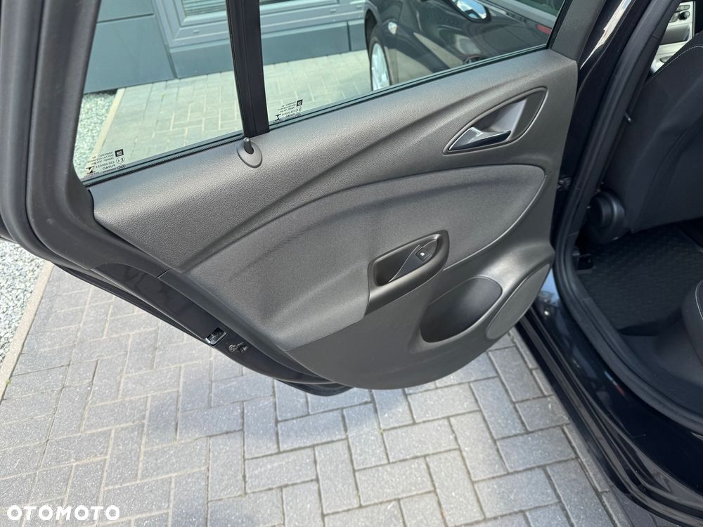 Opel Astra 1.6 CDTI Sport - 18