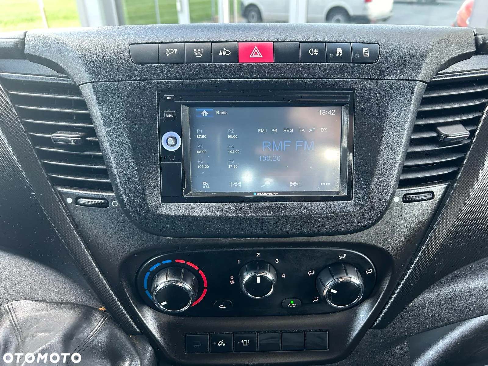 Iveco Daily 35C14 Skrzynia 4m + winda **KLIMA**NA BLIŹNIAKACH**2019R** - 12