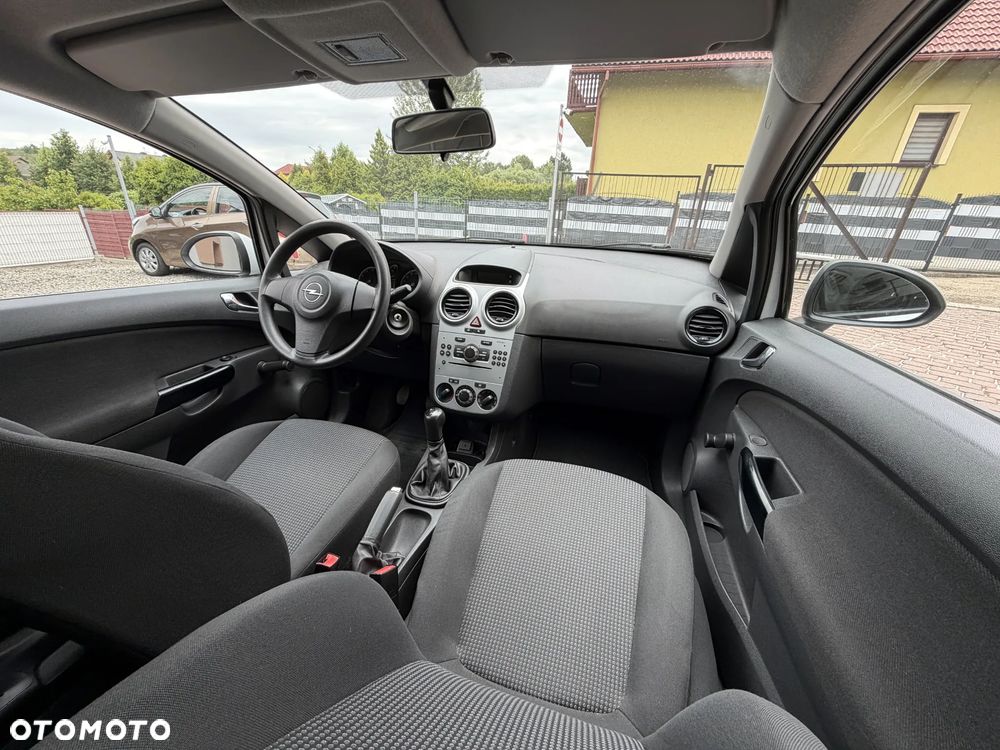 Opel Corsa 1.2 16V Essentia - 27