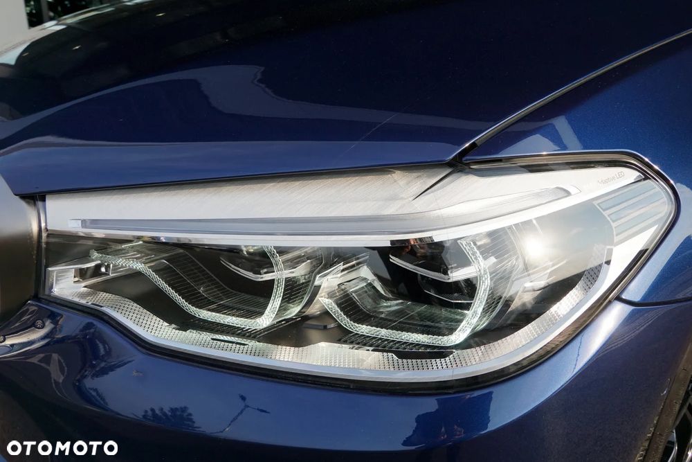 BMW Seria 5 M550i xDrive sport - 7