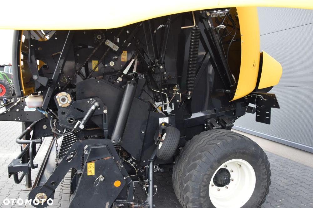 New Holland RB 150 - 13