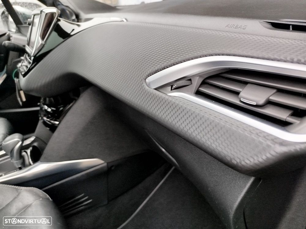 Peugeot 2008 1.2 PureTech Allure EAT6 - 16