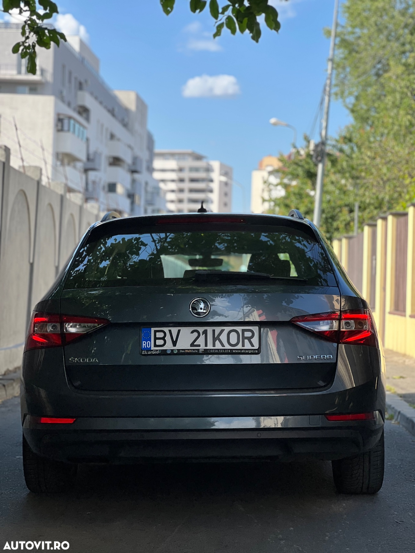 Skoda Superb Combi 2.0 TDI DSG Style - 4