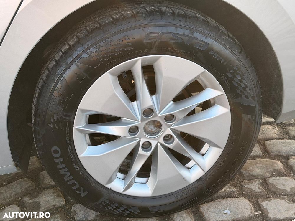 Skoda Octavia 2.0 TDI DSG Style - 37