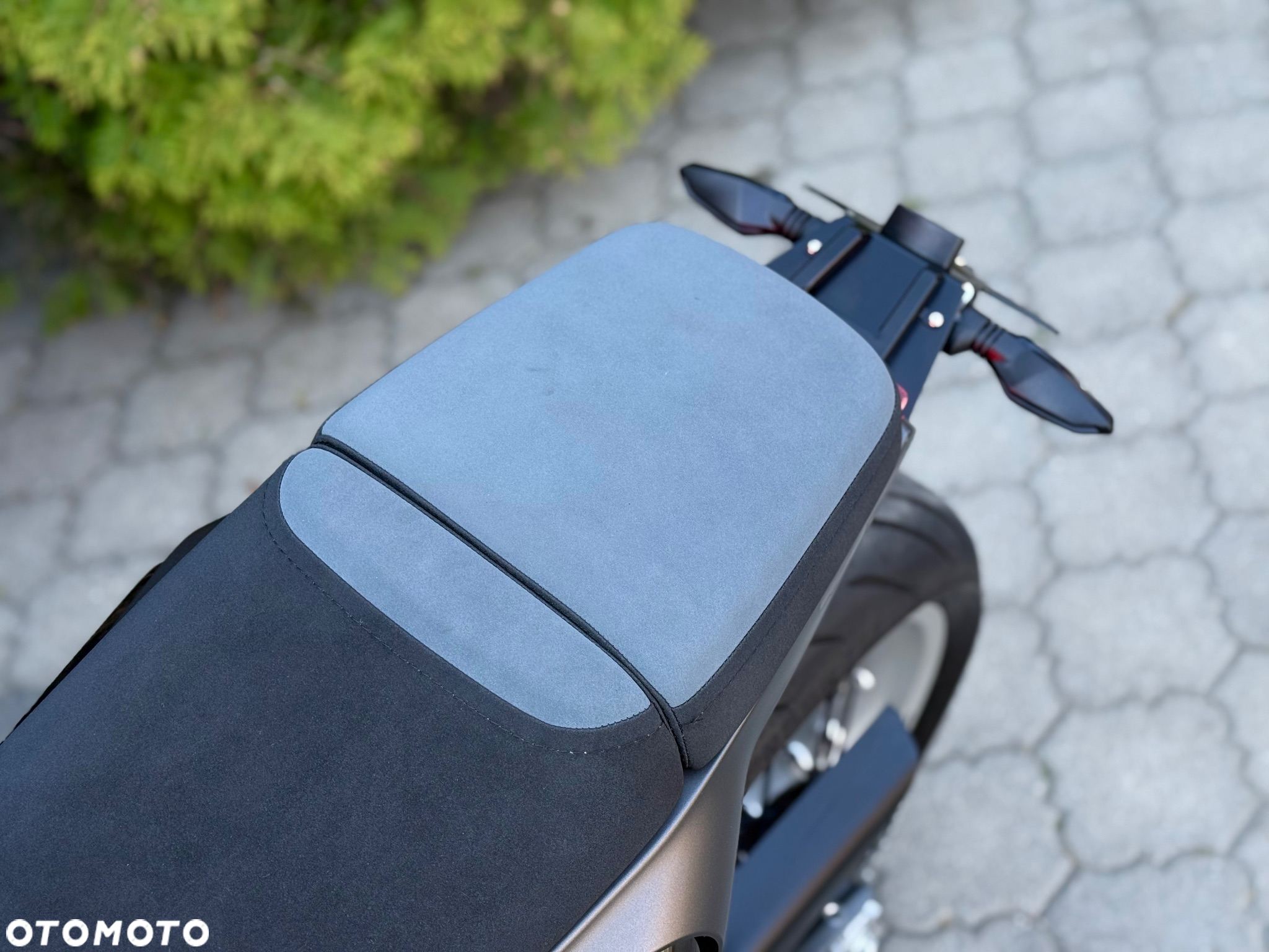 Husqvarna Svartpilen - 33