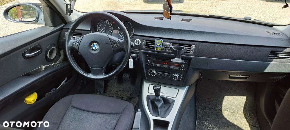 BMW Seria 3 320d - 6