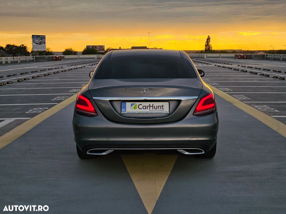 Mercedes-Benz C - 9