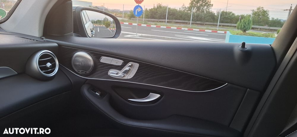 Mercedes-Benz GLC 220 d 4Matic 9G-TRONIC - 24