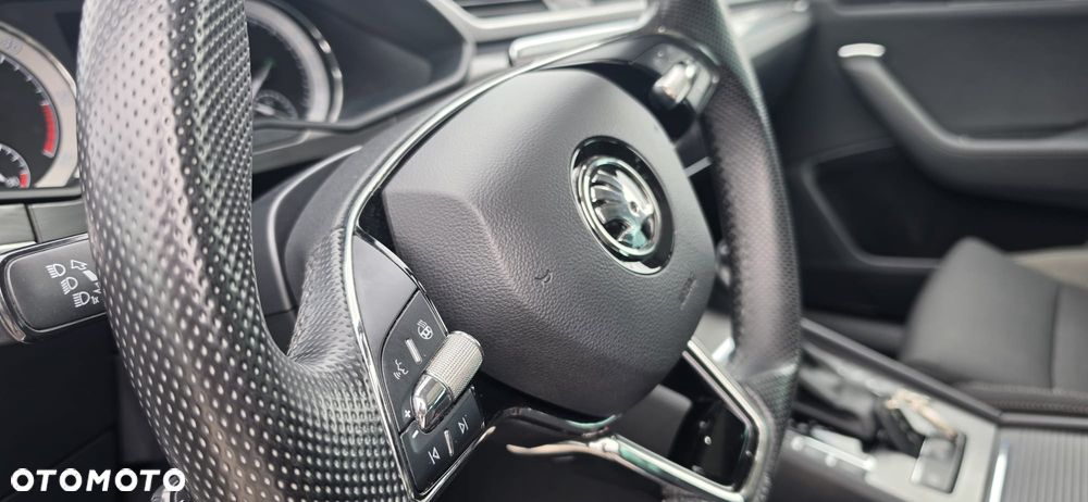 Skoda Superb 2.0 TDI SCR 4x4 Scout DSG - 10