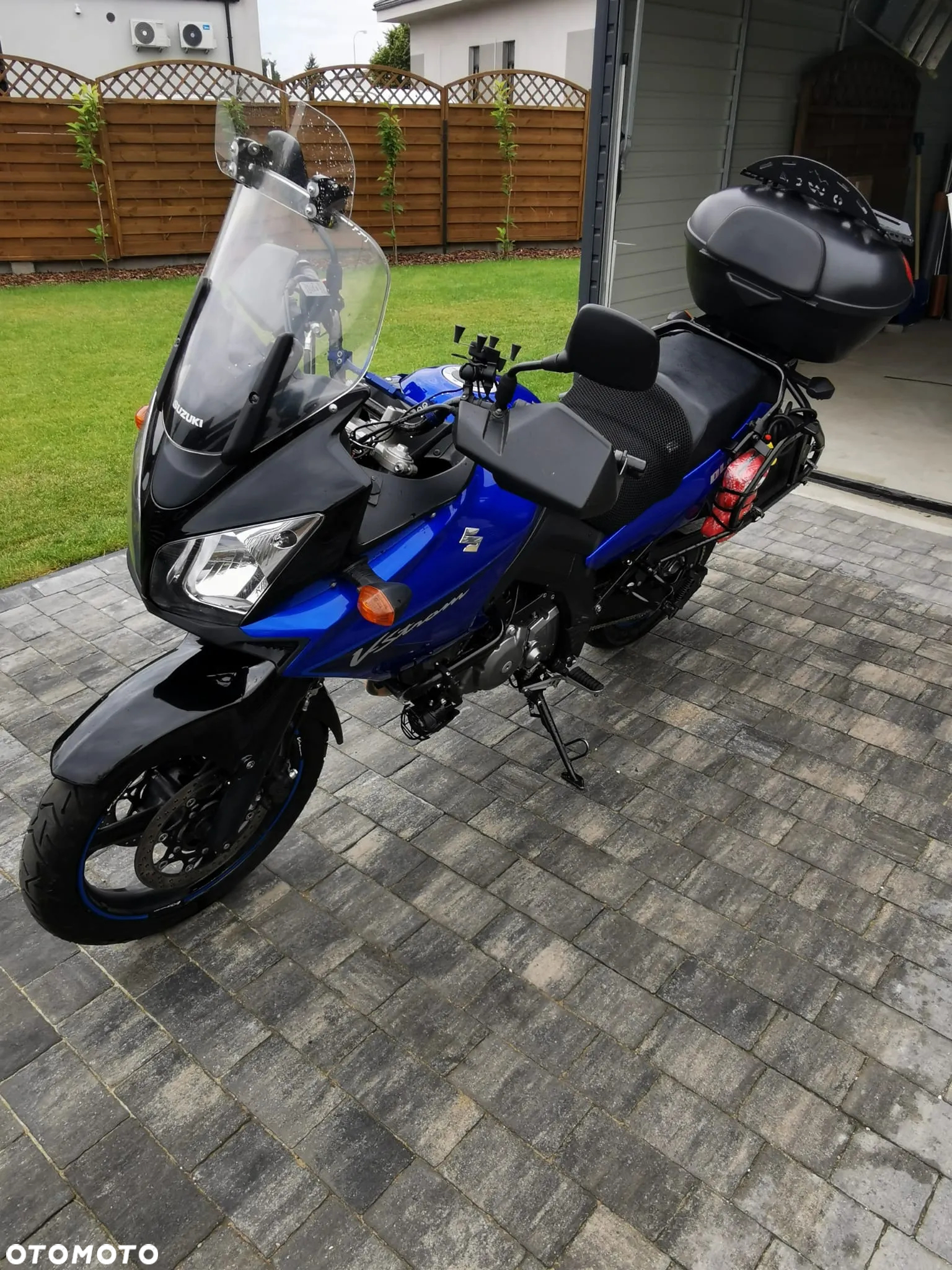 Suzuki V-STROM - 12