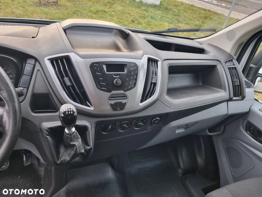 Ford Transit - 12