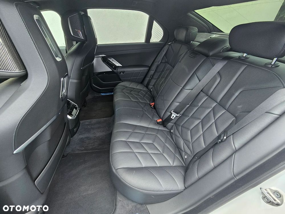BMW Seria 7 M760e PHEV xDrive sport - 12